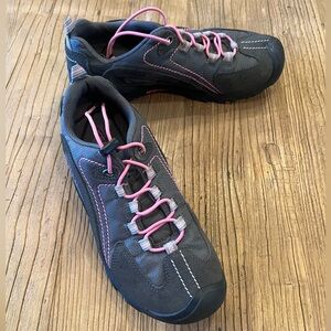 Women’s Keen Grey and Pink Drawstring Trail Water Campsite Easy On/Off shoes EUC